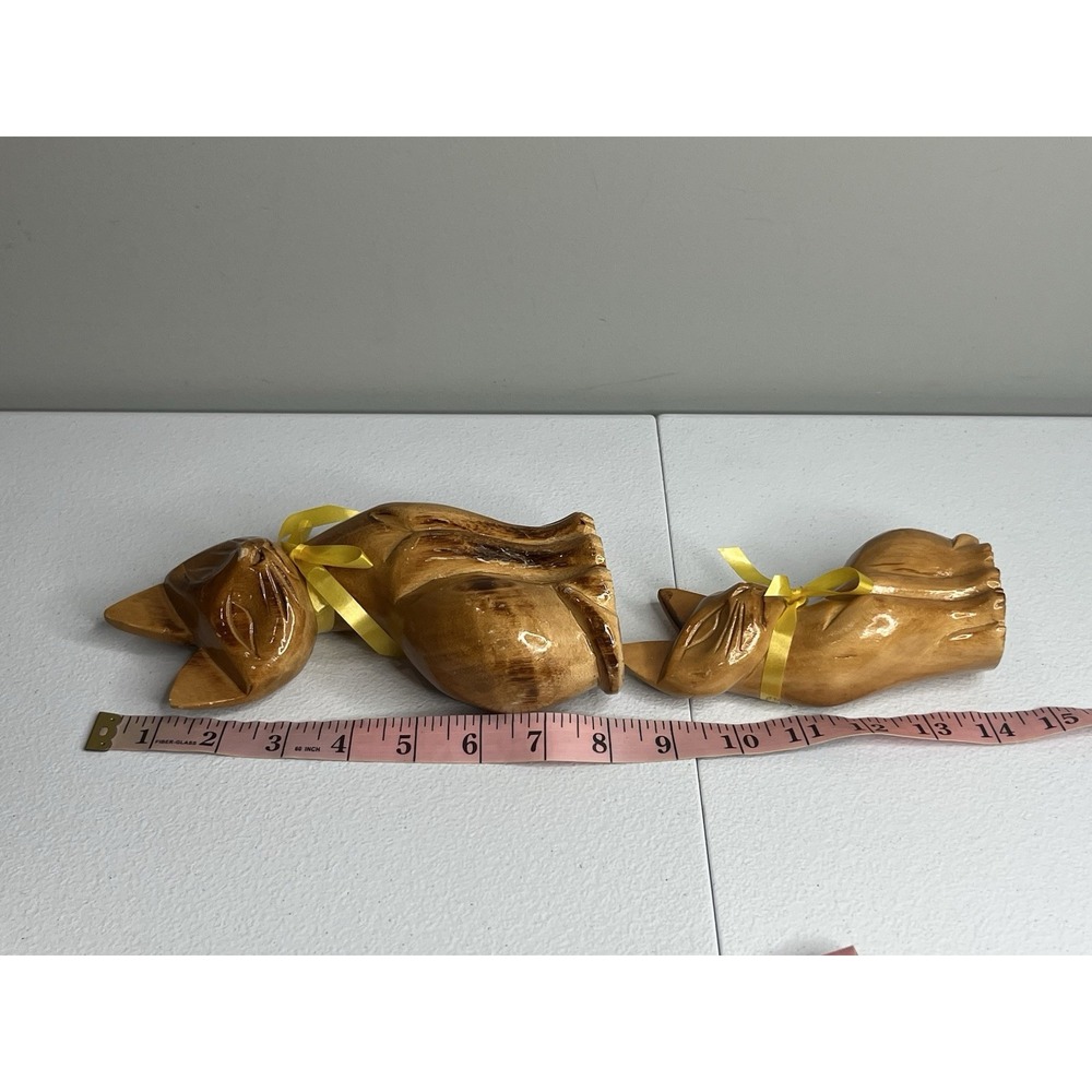 Vtg Wood Hand Carved Siamese Cat Pair Lot Of 2 With Yellow Ribbon - Picture 13 of 14